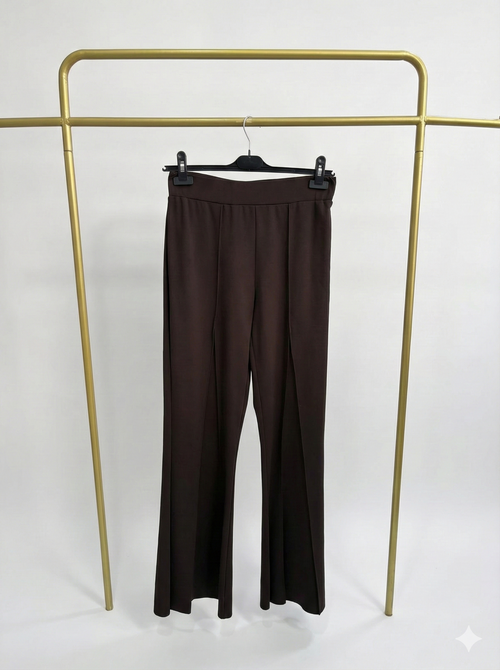 Paçası Üçgen Detaylı Pantolon