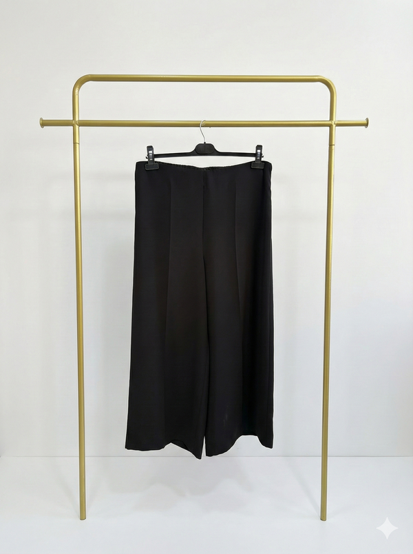 Arkası Lastikli Kısa Geniş Paça Pantolon