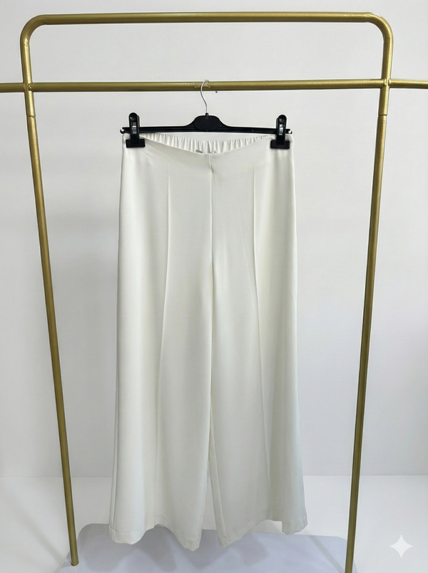 Arkası Lastikli Kısa Geniş Paça Pantolon