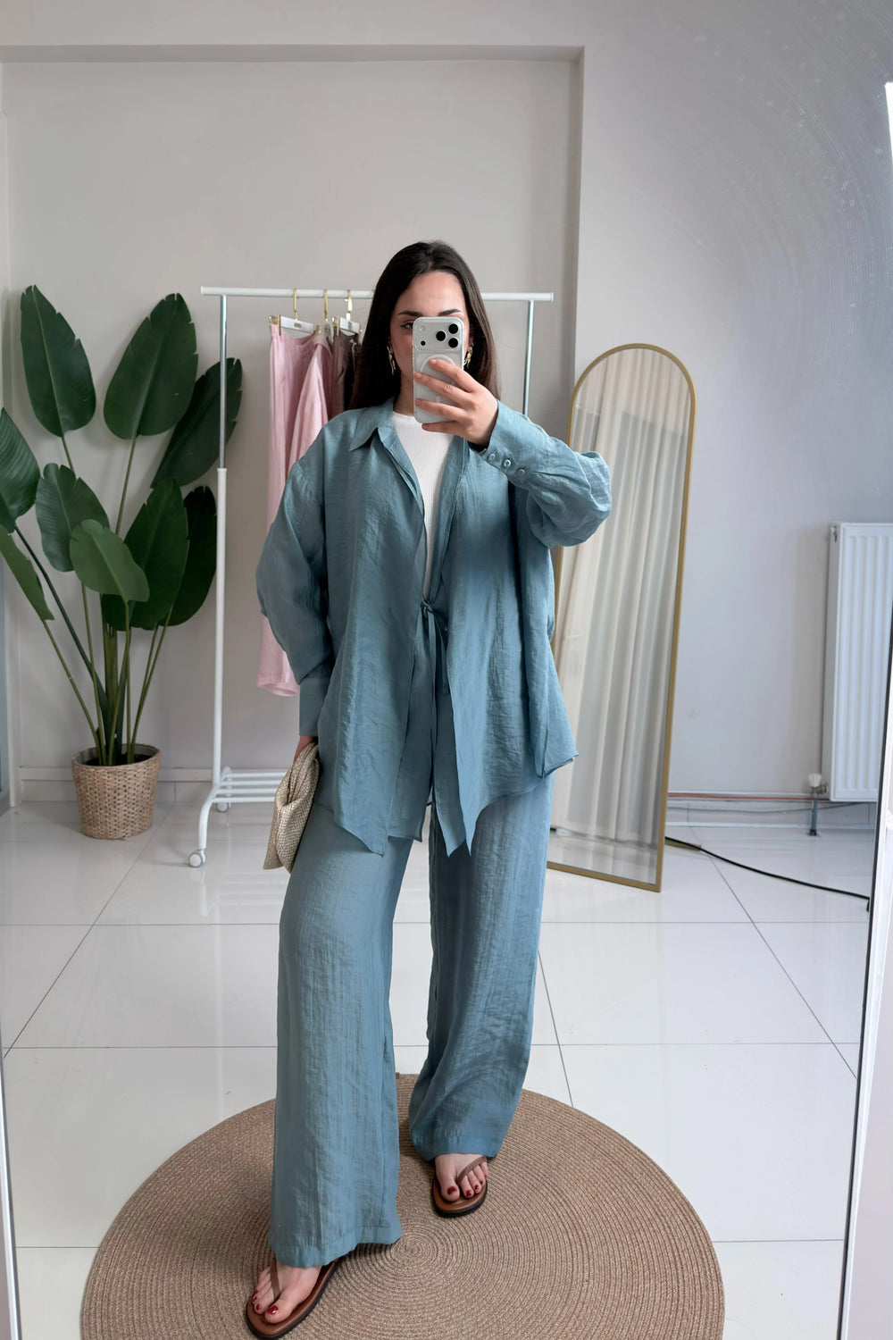 Önden İki Kat ve Bağlamalı Nil Bluz