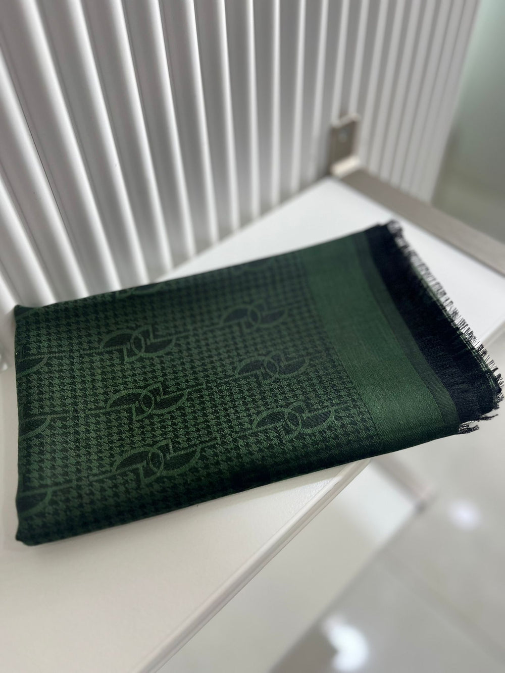 Çam Yeşili Logo Desenli İpek Pamuk Şal