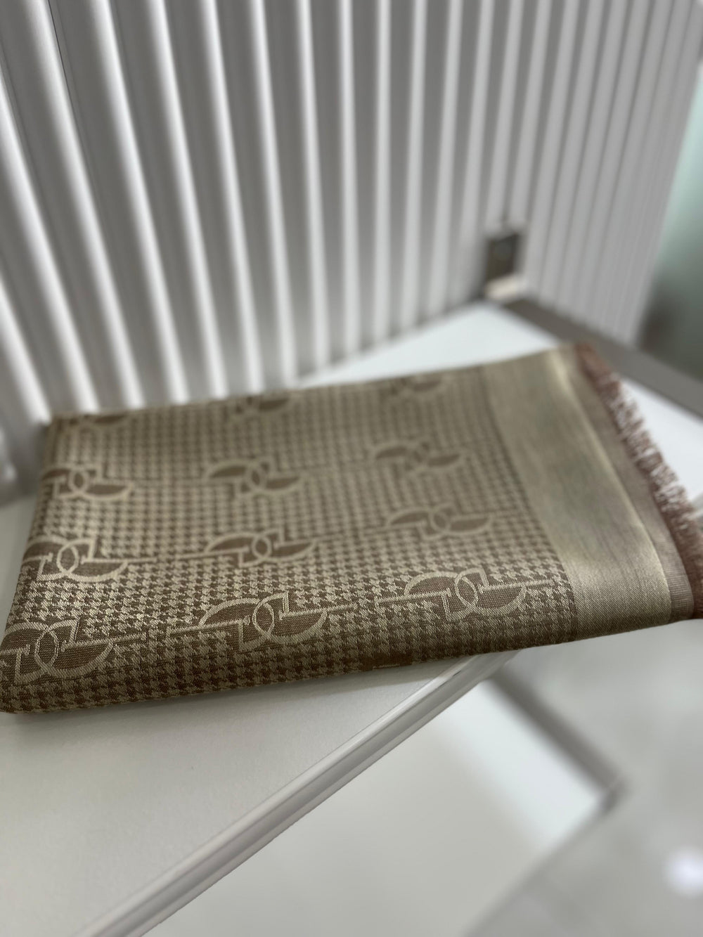 Açık Taş Logo Desenli İpek Pamuk Şal