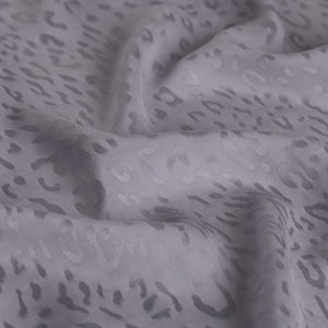 Dört Mevsim Leopar Desenli Buz Beyazı Şal