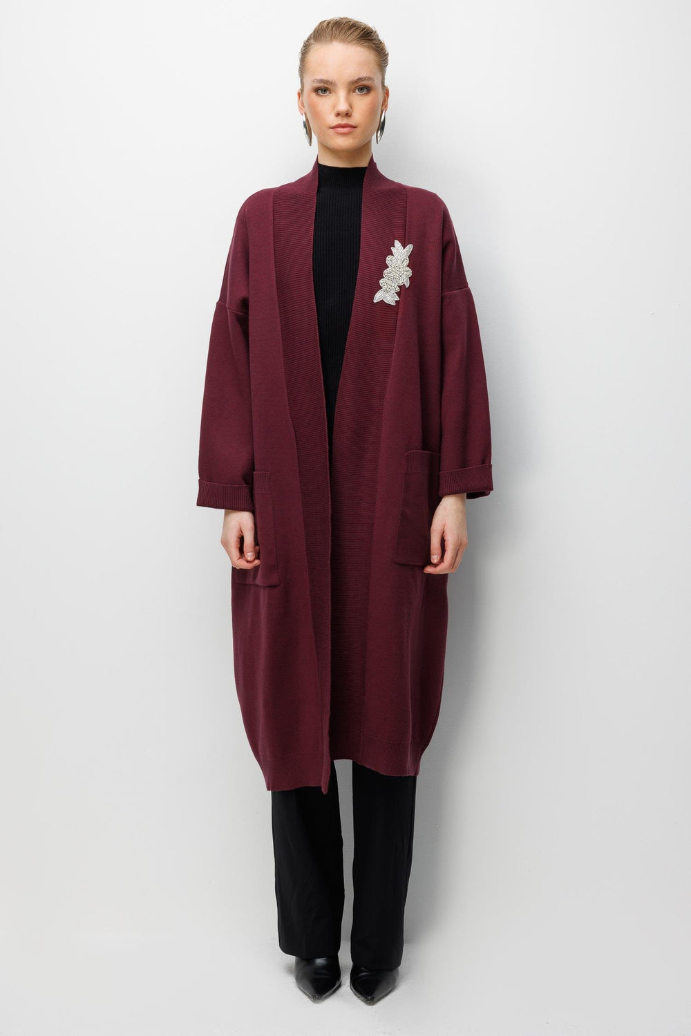 Aksesuar Detaylı Uzun Hırka