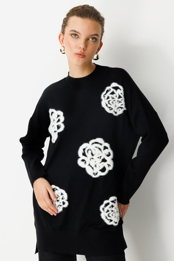 Çiçek Detaylı Triko Tunik