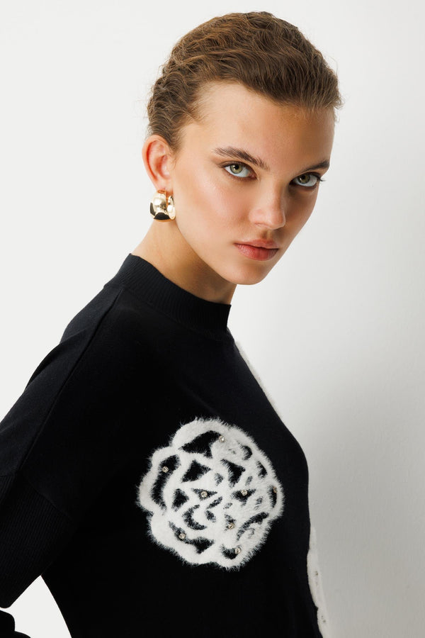 Çiçek Detaylı Triko Tunik