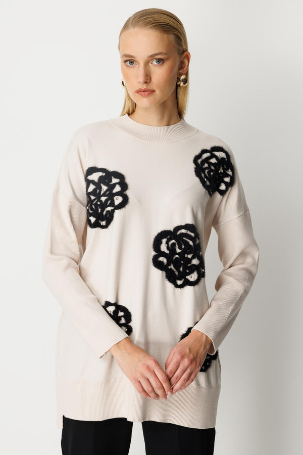 Çiçek Detaylı Triko Tunik