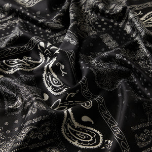 Siyah Patchwork Desenli İpek Şal
