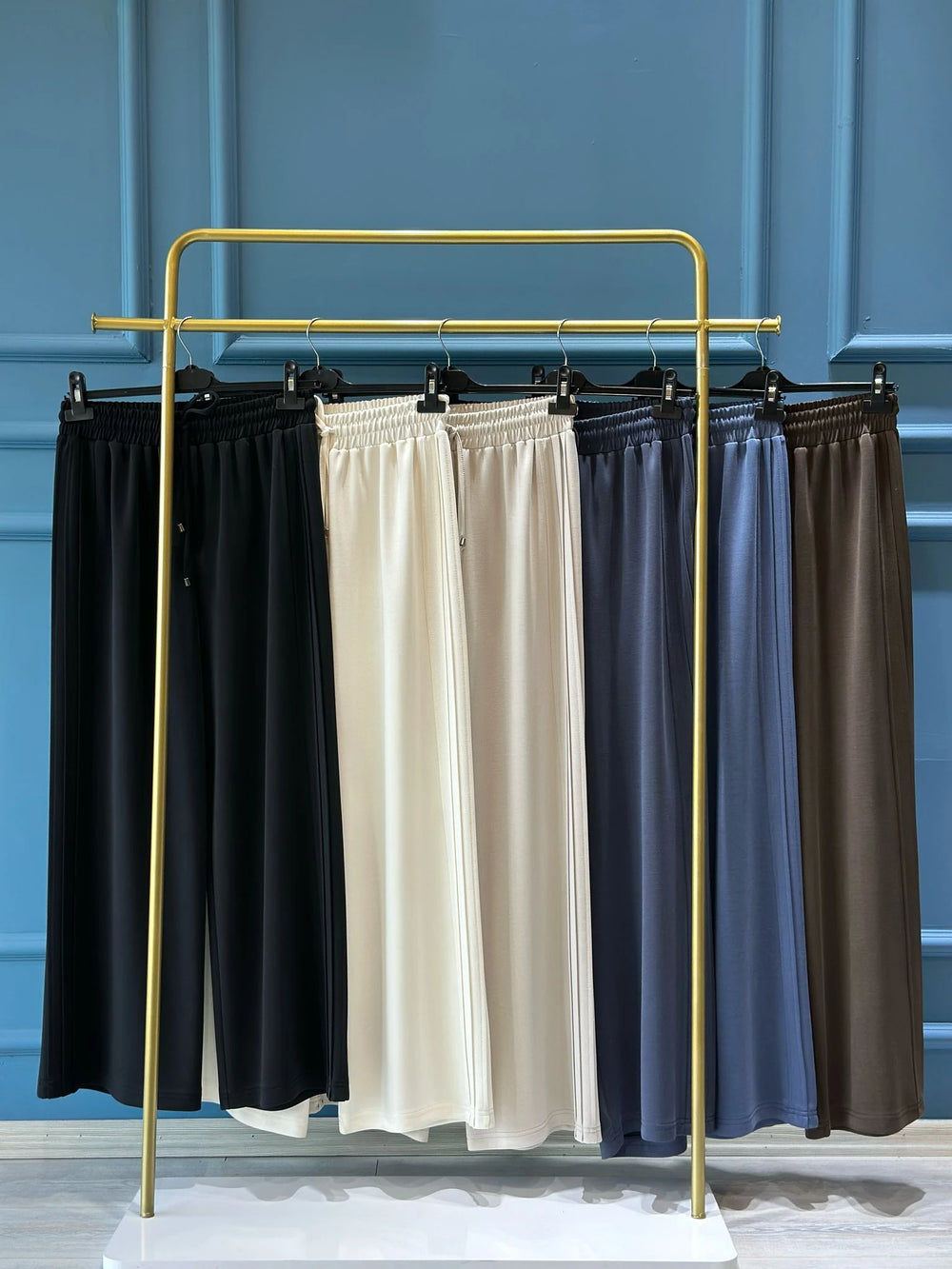 Berlin Yanı Nevrülü Geniş Paça Bambu Pantolon
