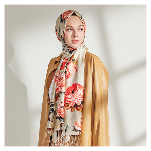 Vizon Camellia Desenli İpek Şal
